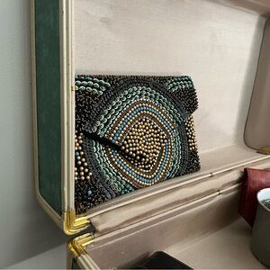 Hard beaded Clutch